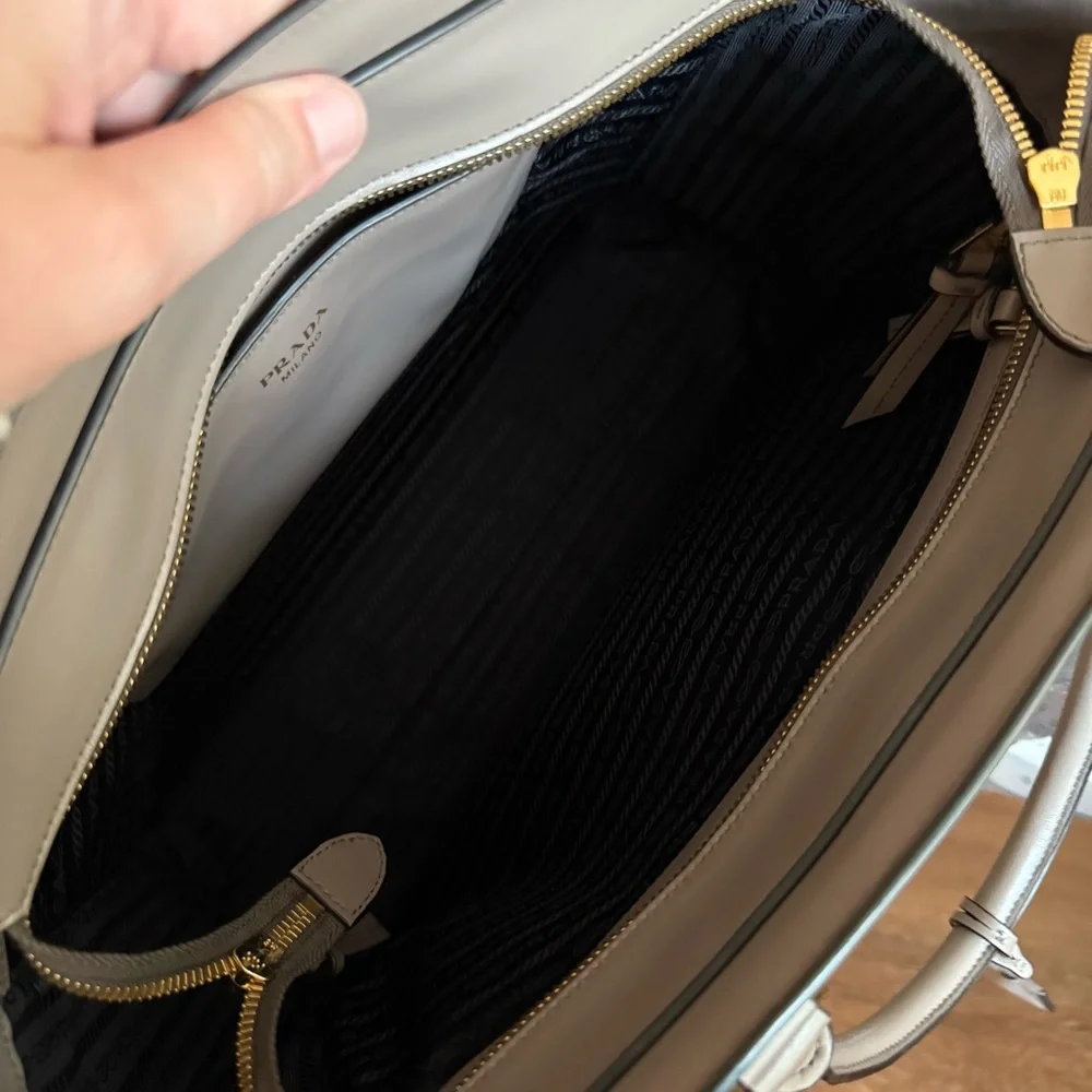 Prada Gray Leather Women's Bag - Picture 7 of 10